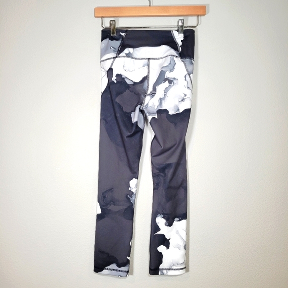 Under Armour Heat Gear Marble Print Leggings XS - Picture 5 of 7